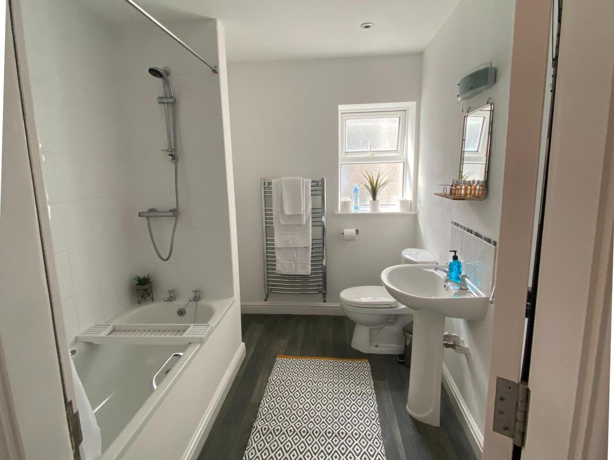 Eden Escapes Serviced Apartments Morecambe Zewnętrze zdjęcie